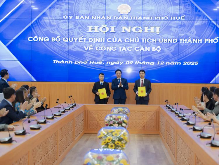 Huế có tân Chánh Văn phòng UBND thành phố