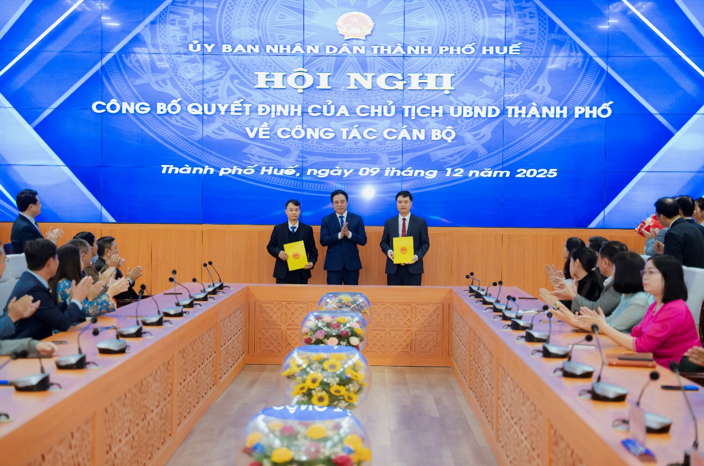 Huế có tân Chánh Văn phòng UBND thành phố - 1