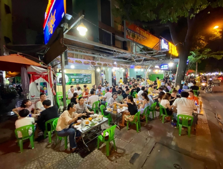 Tăng cường quản lý an toàn thực phẩm tại các phố ẩm thực và khu du lịch