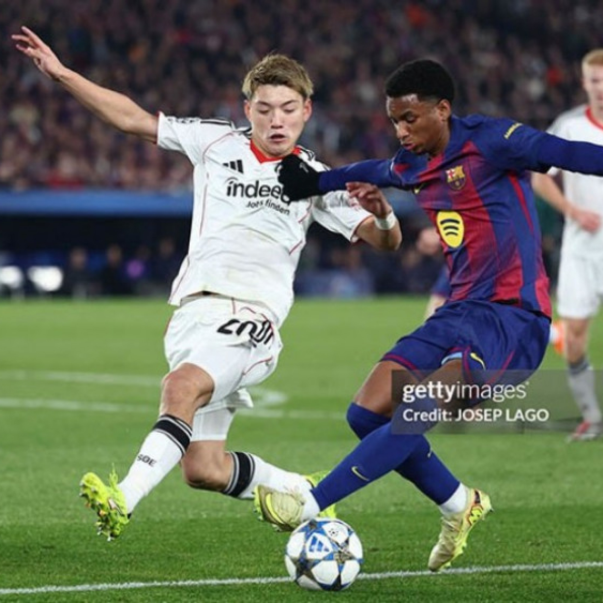  - Barca ngược dòng Cúp C1: Trận thứ 5 liên tiếp mở màn bằng… sự lo lắng