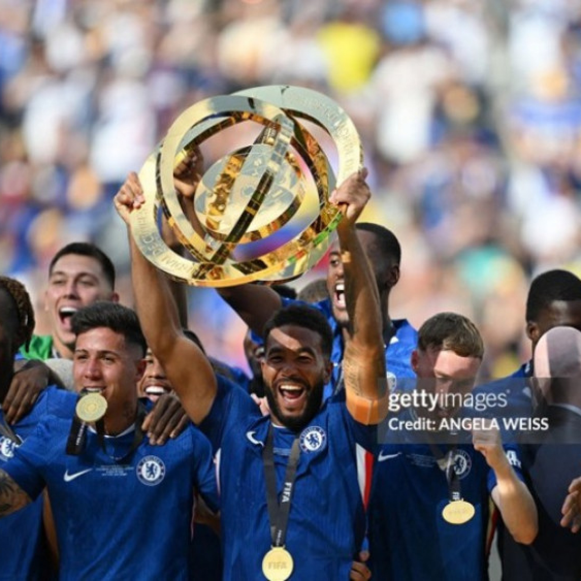  - Chelsea đối mặt án phạt bị trừ điểm sau 74 cáo buộc nghiêm trọng của FA