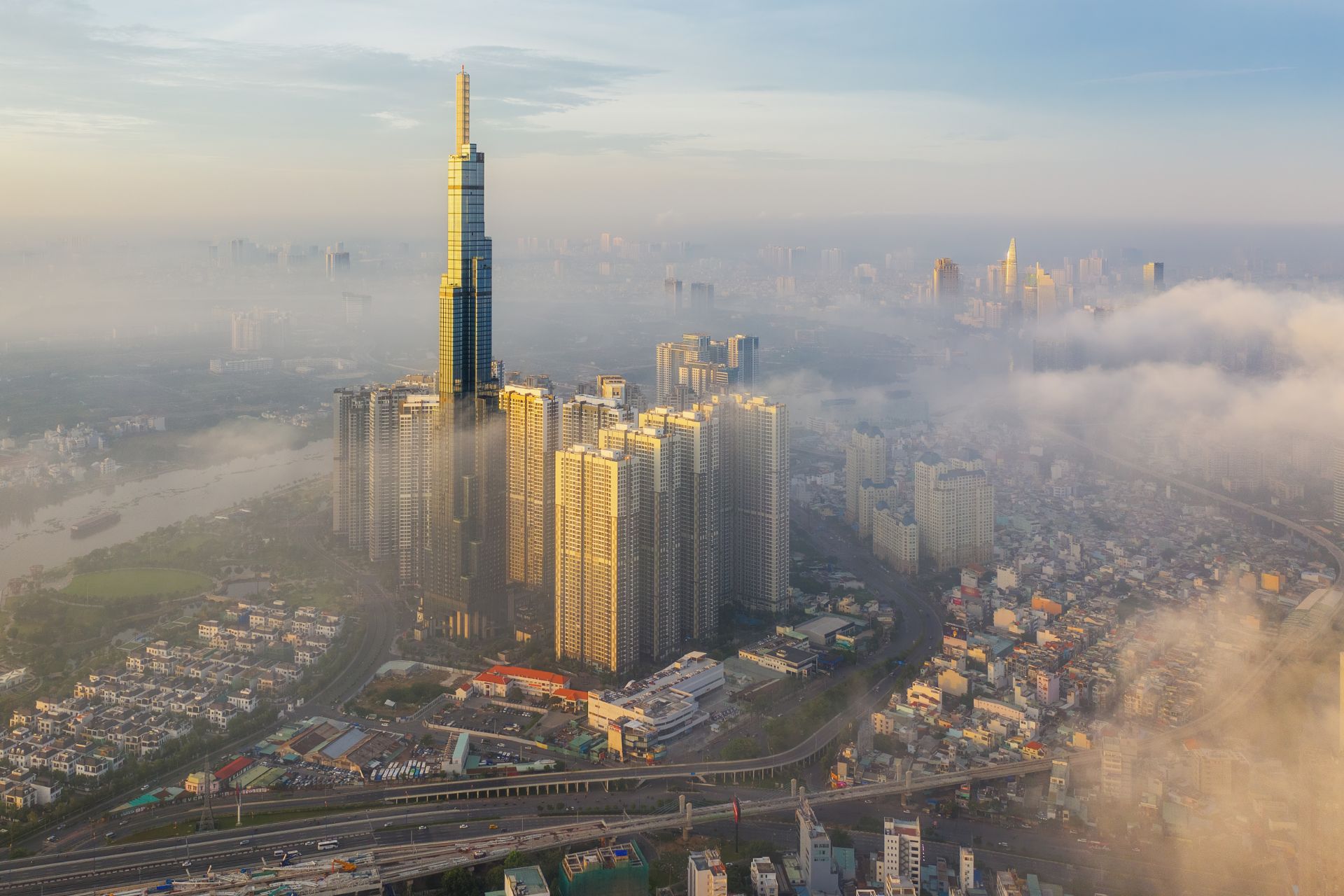 Chủ tịch TP.HCM kỳ vọng Nghị quyết 98 sửa đổi tạo đà tăng trưởng hai con số - 2