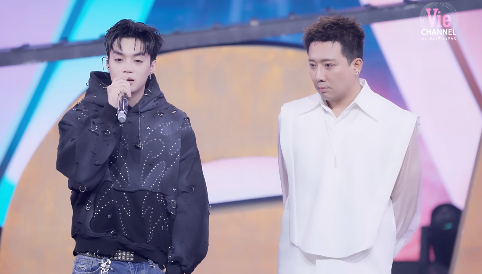 Những lần Trấn Thành nghẹn ngào trước tâm sự của dàn Anh Trai mùa 2 - 2