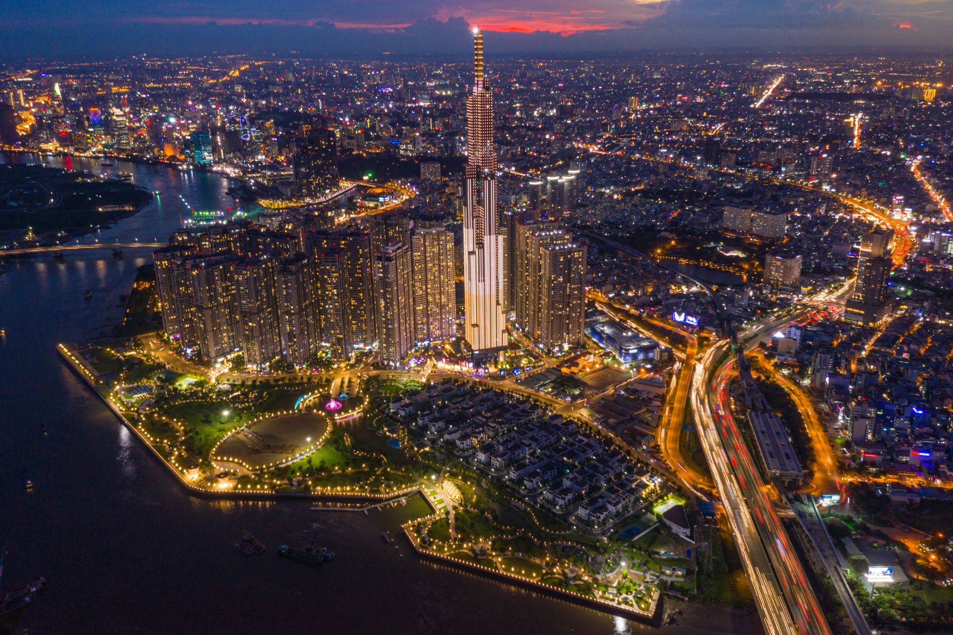 the che, khong gian va nang luc thuc thi: bo ba quyet dinh tuong lai tp.hcm - 1