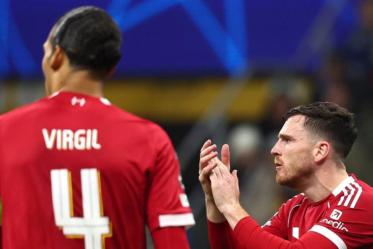 Salah ghét bỏ Liverpool vẫn được đồng đội ủng hộ, HLV Slot tính đường "làm hòa" - 1