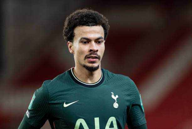 Salah gia nhập Rashford, Ozil và hội những SAO gia hạn xong là “trở mặt” - 4