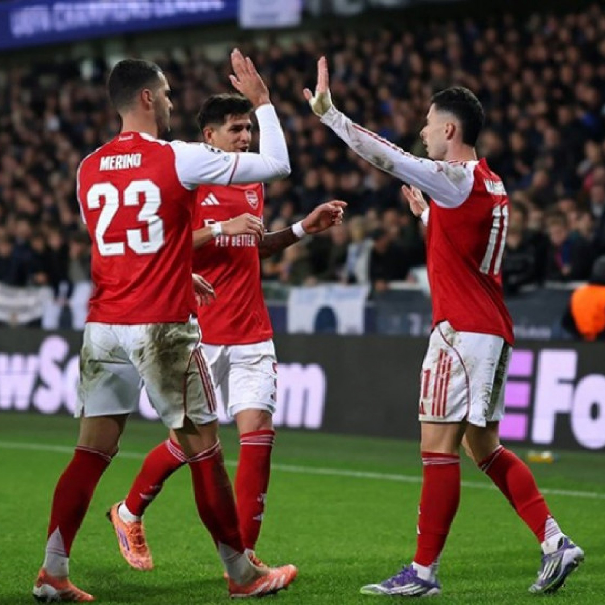  - Arsenal thắng đậm Cúp C1: Chiều sâu đáng nể, sao 52 triệu bảng dập tắt chỉ trích