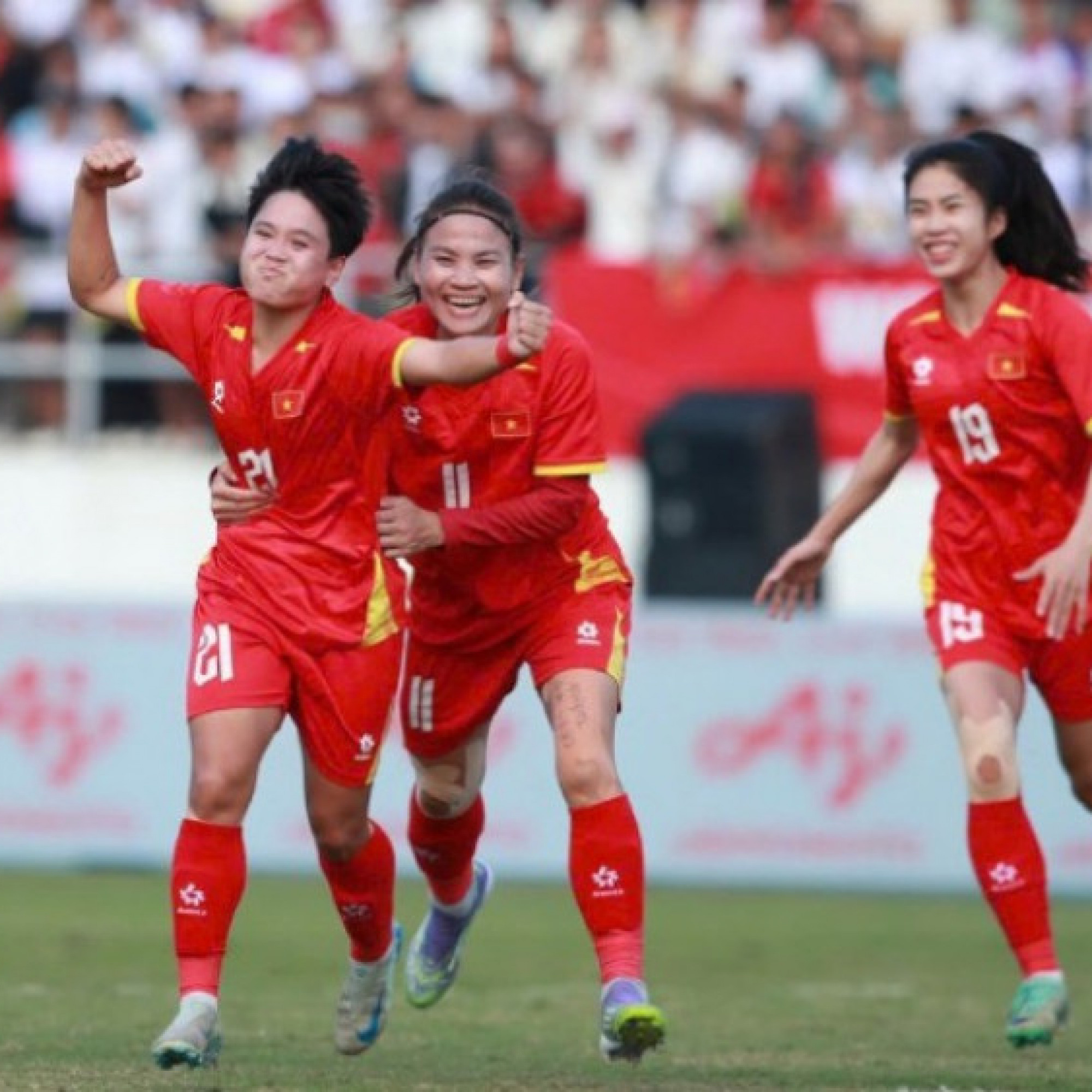  - ĐT nữ Việt Nam chiếm ngôi đầu bảng, gặp "chị đại" nào ở bán kết SEA Games?