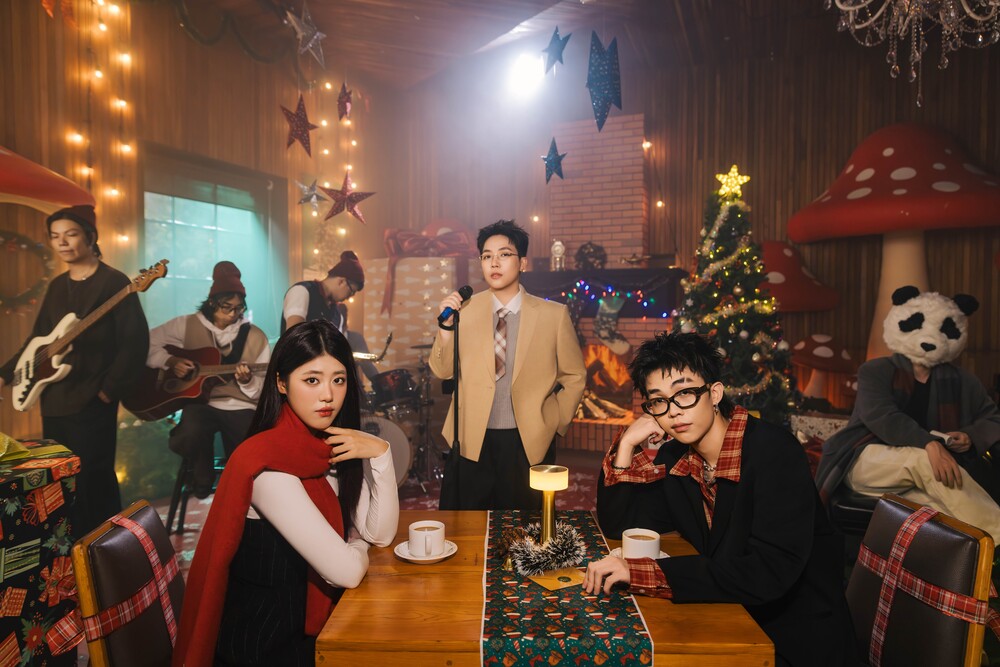 Kai Đinh rủ Min, Hoàng Dũng, Dangrangto, Juky San… ra nhạc Giáng sinh siêu đáng yêu - 2