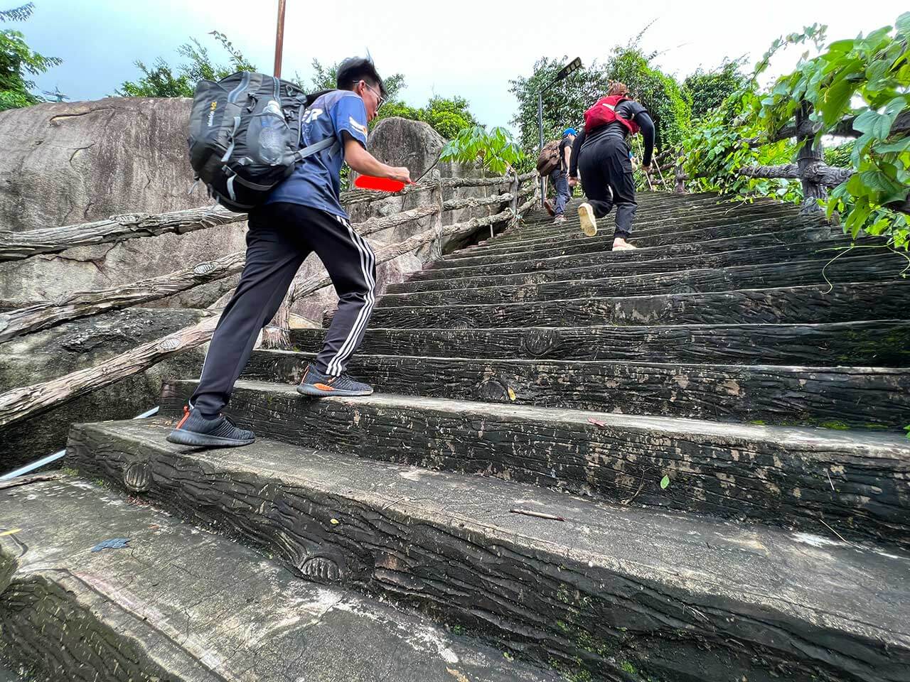 Núi Bà Đen mở lại hoạt động leo núi với nhiều quy định an toàn - 2