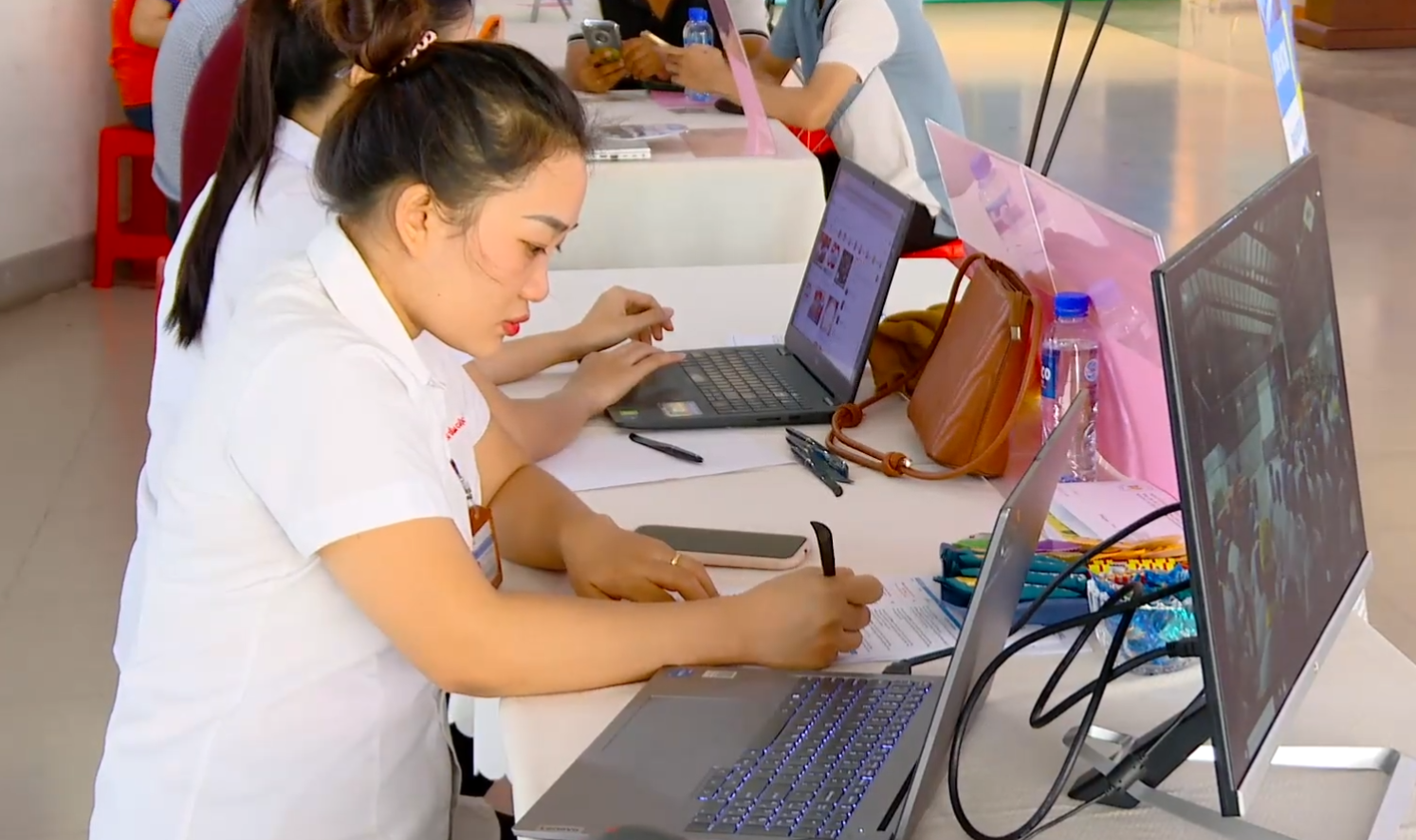 Cận Tết 2026: TP.HCM đẩy mạnh kết nối việc làm, ngăn chậm và nợ lương - 2