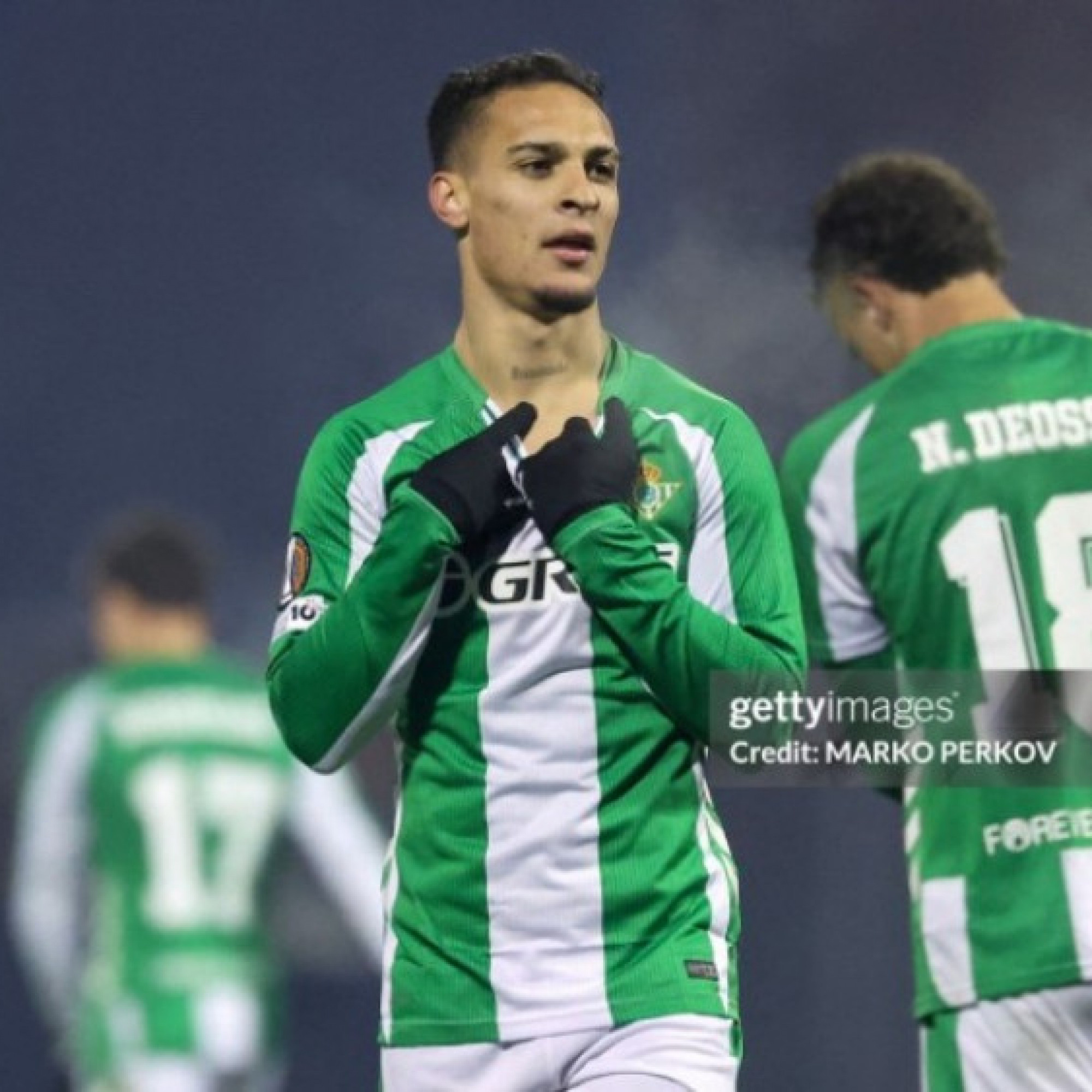  - Nóng bảng xếp hạng Europa League: Antony giúp Betis bay cao, Villa đứng thứ 3