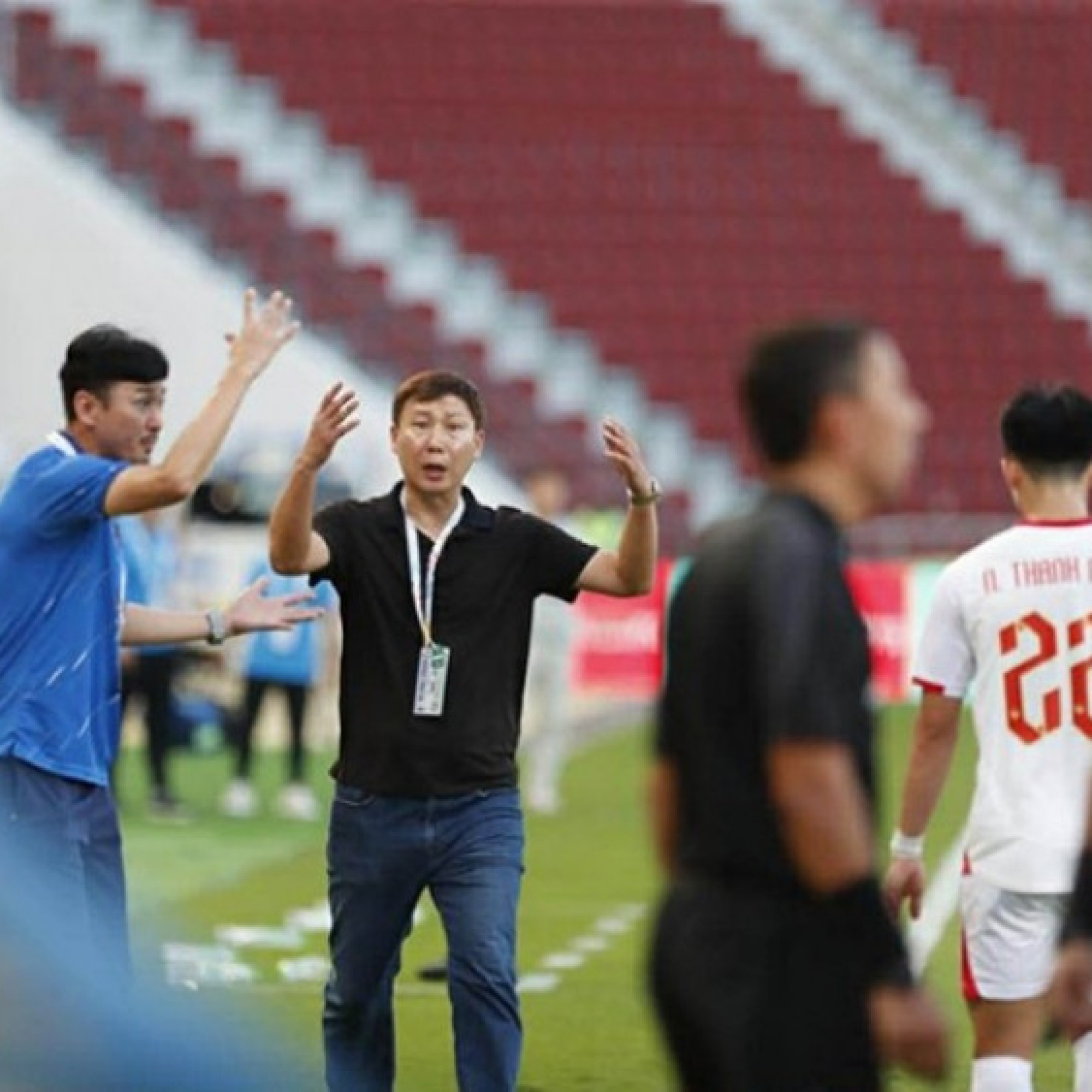  - "Cánh tay phải" của HLV Kim Sang Sik bị treo quyền chỉ đạo ở bán kết SEA Games 33