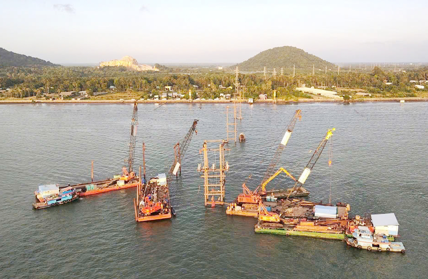 Doanh nghiệp ứng 2,4 tỷ đồng khắc phục sự cố mất điện đảo ngọc Phú Quốc - 1