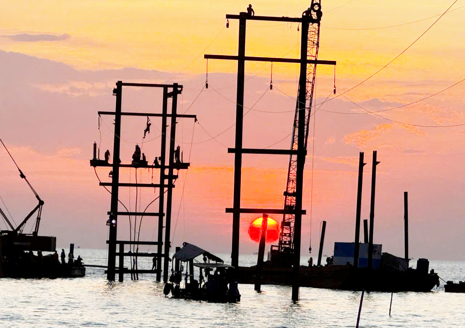 Doanh nghiệp ứng 2,4 tỷ đồng khắc phục sự cố mất điện đảo ngọc Phú Quốc - 2