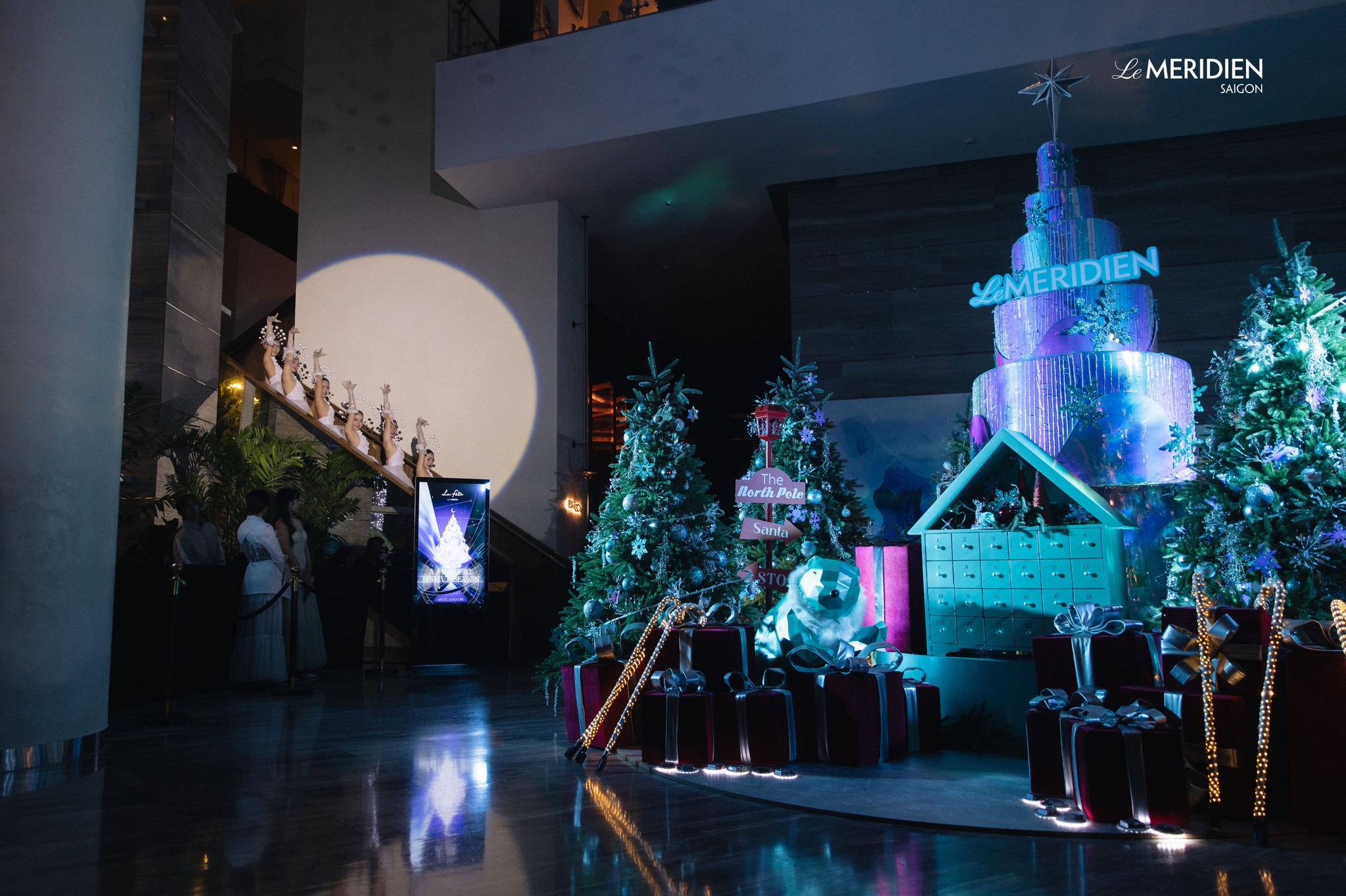 Khách sạn tại TP.HCM trang hoàng rực rỡ đón Giáng sinh - 6