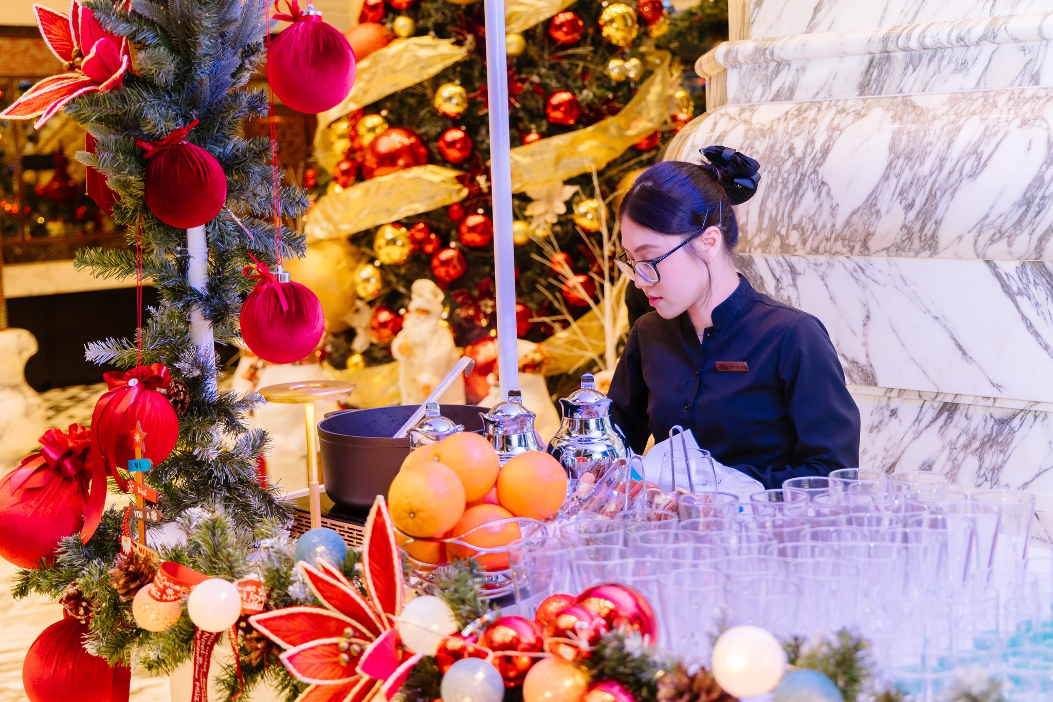 Khách sạn tại TP.HCM trang hoàng rực rỡ đón Giáng sinh - 8