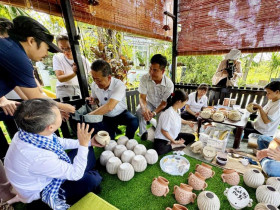  - Nâng cao chất lượng, đổi mới, sáng tạo sản phẩm du lịch làng nghề