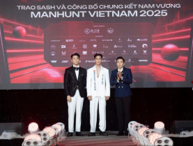  - Á vương Vũ Linh trao sash cho dàn thí sinh Manhunt Vietnam 2025