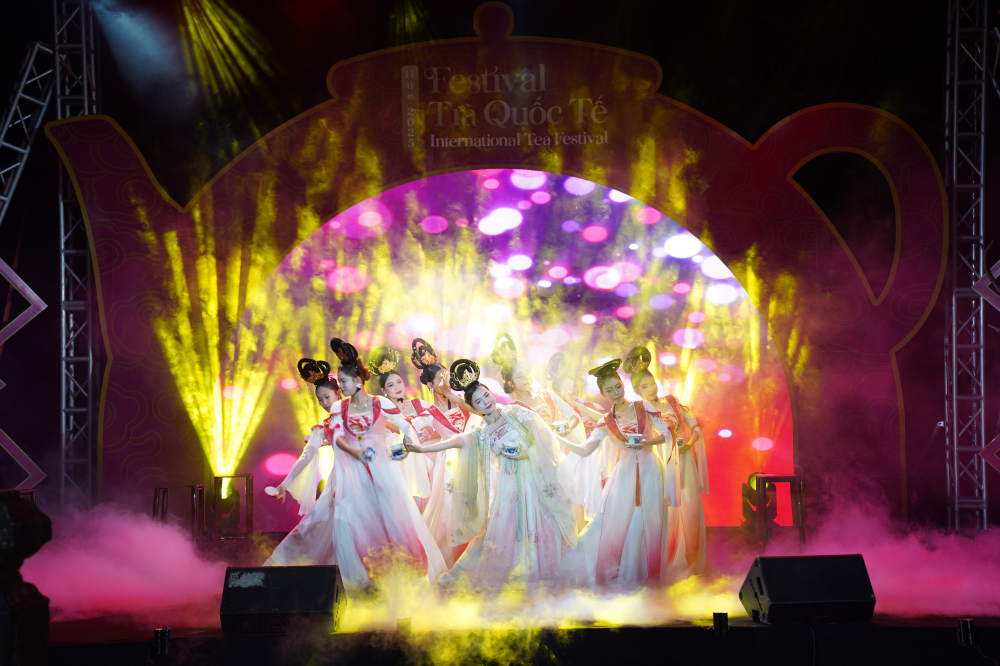 Gần 2.500 lượt khách trải nghiệm Liên hoan Trà Quốc tế - Huế 2025 - 1
