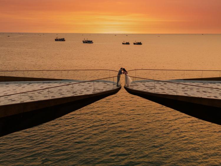 Kỳ lạ cây cầu ở Việt Nam để dành cho những nụ hôn, không phải để đi qua