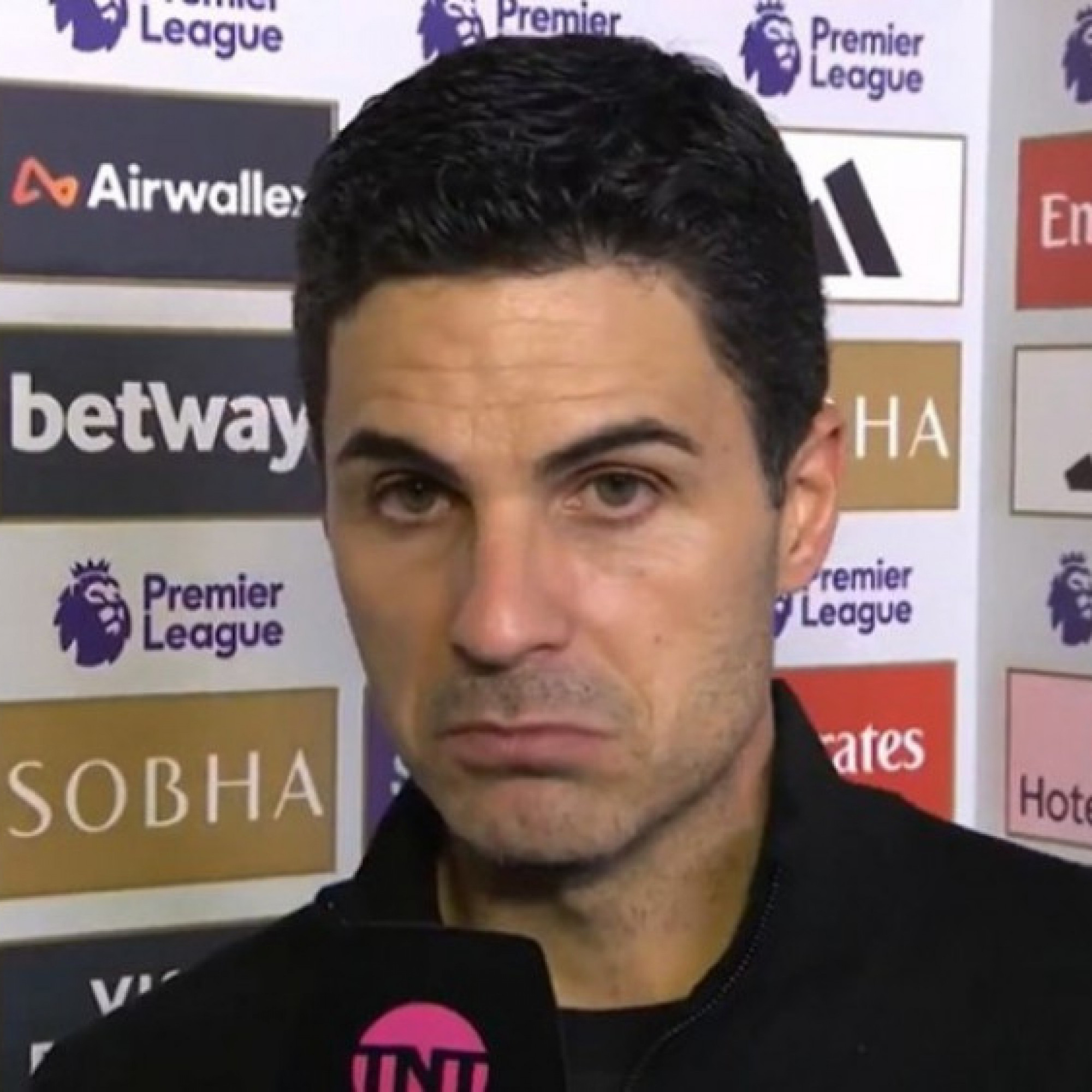  - Arsenal thắng hú vía: Arteta "nổi đóa", chỉ trích đích danh sao phung phí