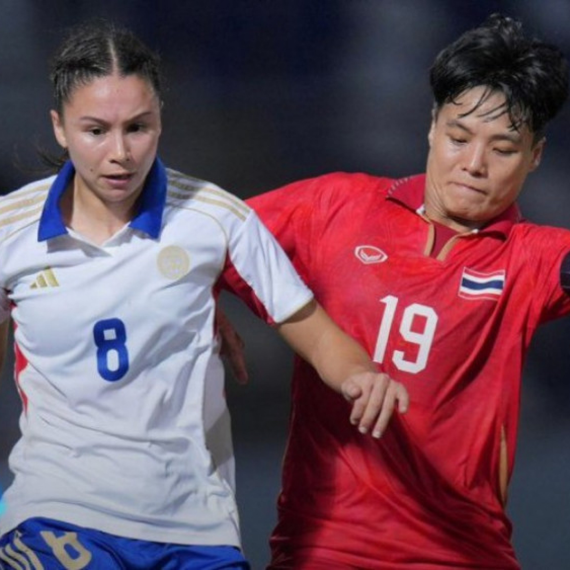  - Video bóng đá ĐT nữ Thái Lan - Philippines: 2 lần bóng dội xà ngang (Bán kết SEA Games)