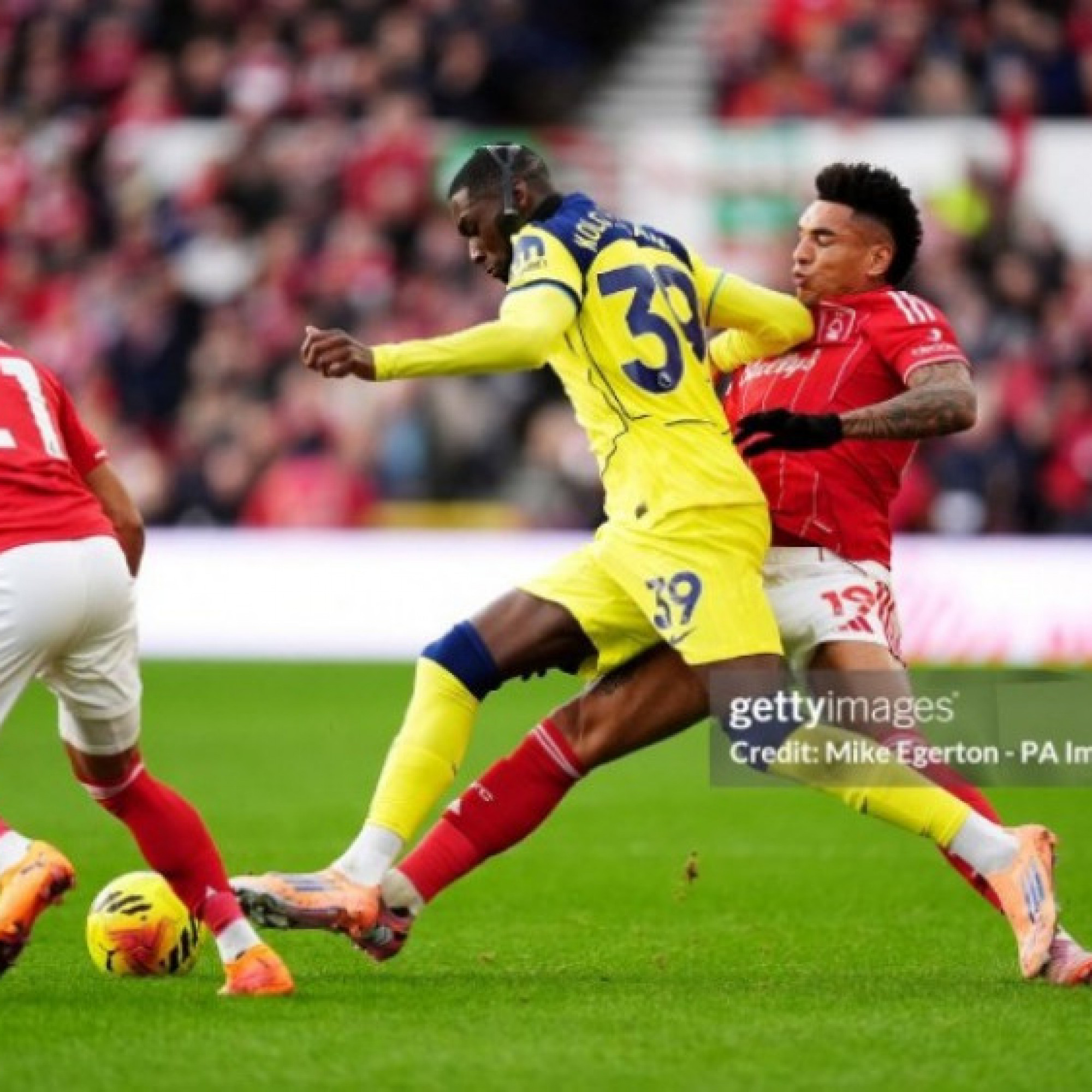  - Trực tiếp bóng đá Nottingham Forest – Tottenham: Chủ nhà mở tỉ số (Ngoại hạng Anh)