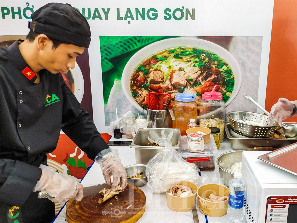 Hấp dẫn hương vị phở: Chuyến du hành ẩm thực từ núi rừng về phố thị - 5