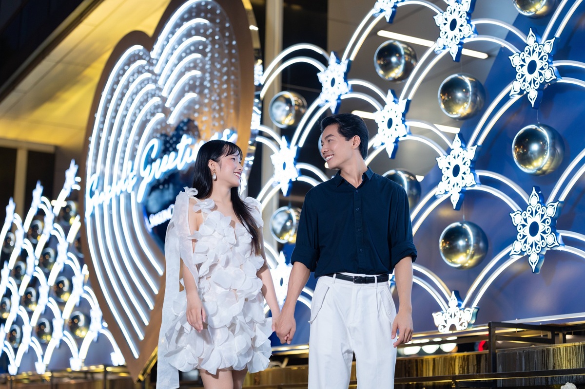 Mùa Giáng sinh rực rỡ đầy ánh sáng tại TP.HCM - 6