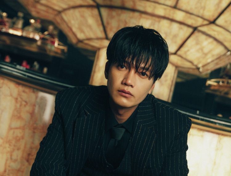 Truy Tìm Long Diên Hương cán mốc 200 tỷ, Quang Tuấn lập thành tích đóng 3 phim trăm tỷ trong năm