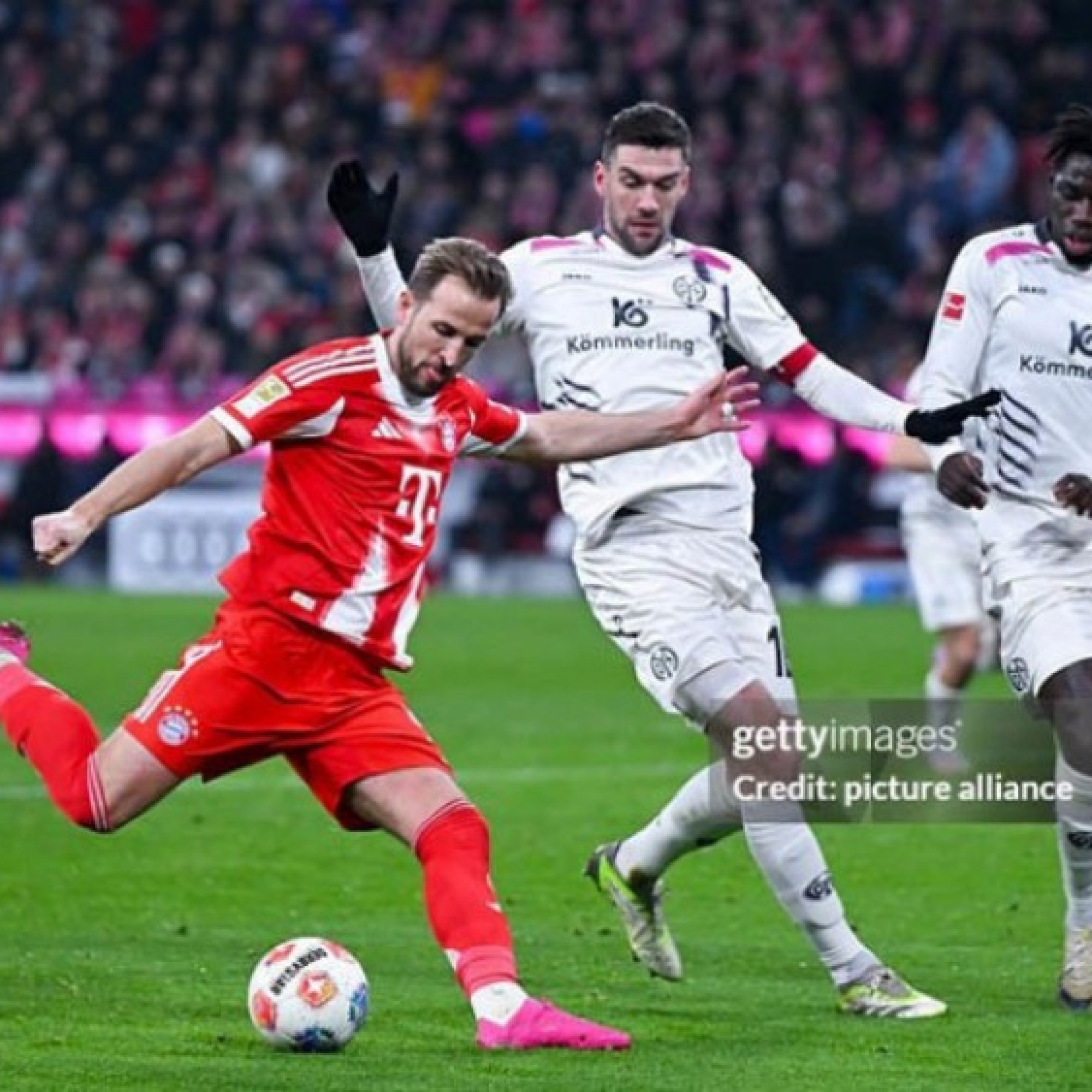  - Video bóng đá Bayern Munich - Mainz: Harry Kane cứu vãn danh dự (Bundesliga)