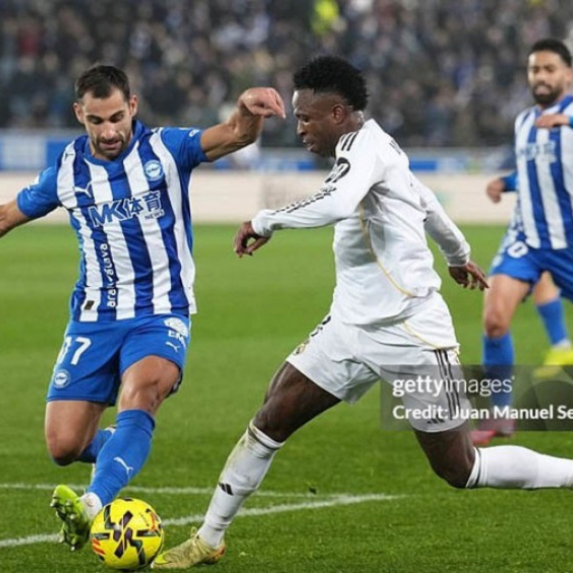  - Nóng bảng xếp hạng La Liga: Real Madrid lại sảy chân, bị Barcelona bỏ xa