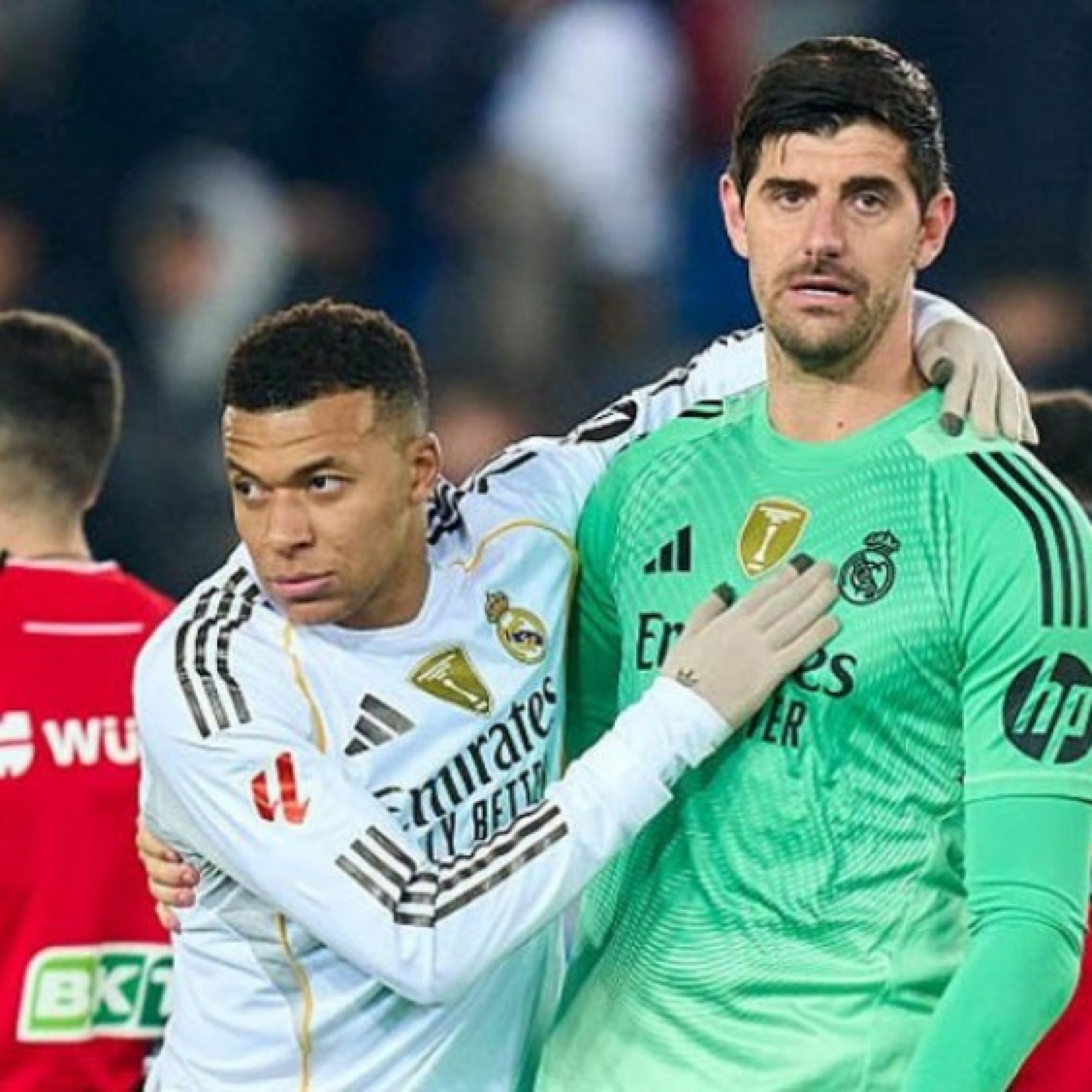  - Nóng bảng xếp hạng La Liga: Real Madrid thoát hiểm, bám đuổi gắt gao Barcelona