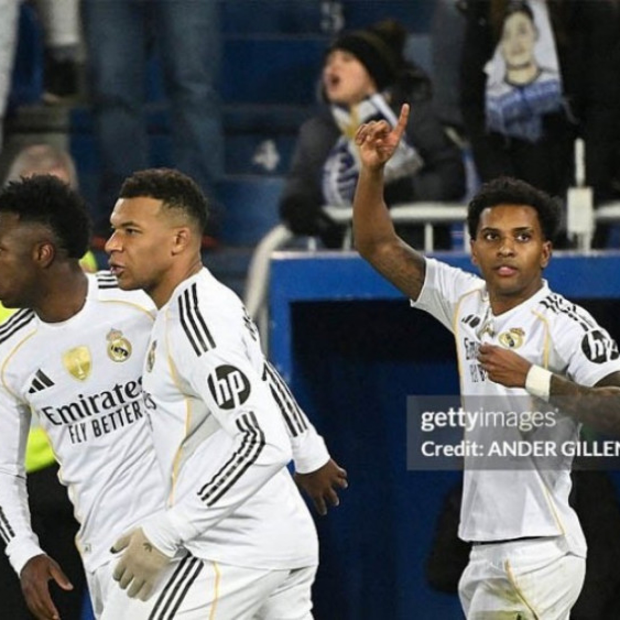  - Real Madrid dập tắt chuỗi thua: Mbappe khó bị ngăn cản, Vinicius giải cứu Alonso