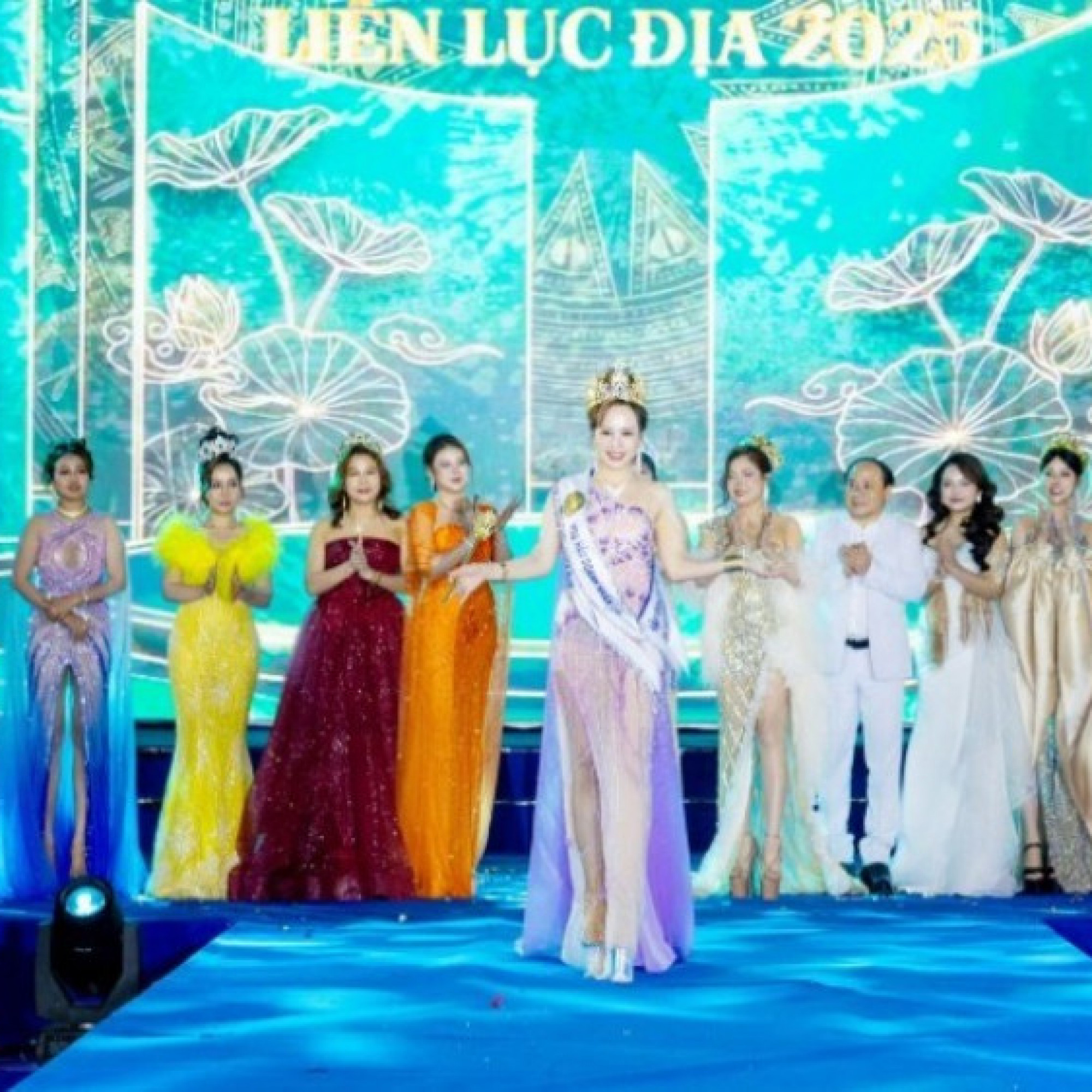  - Vương miện Hoa hậu Doanh nhân Liên Lục Địa 2025 gọi tên người đẹp Nguyễn Thị Tâm