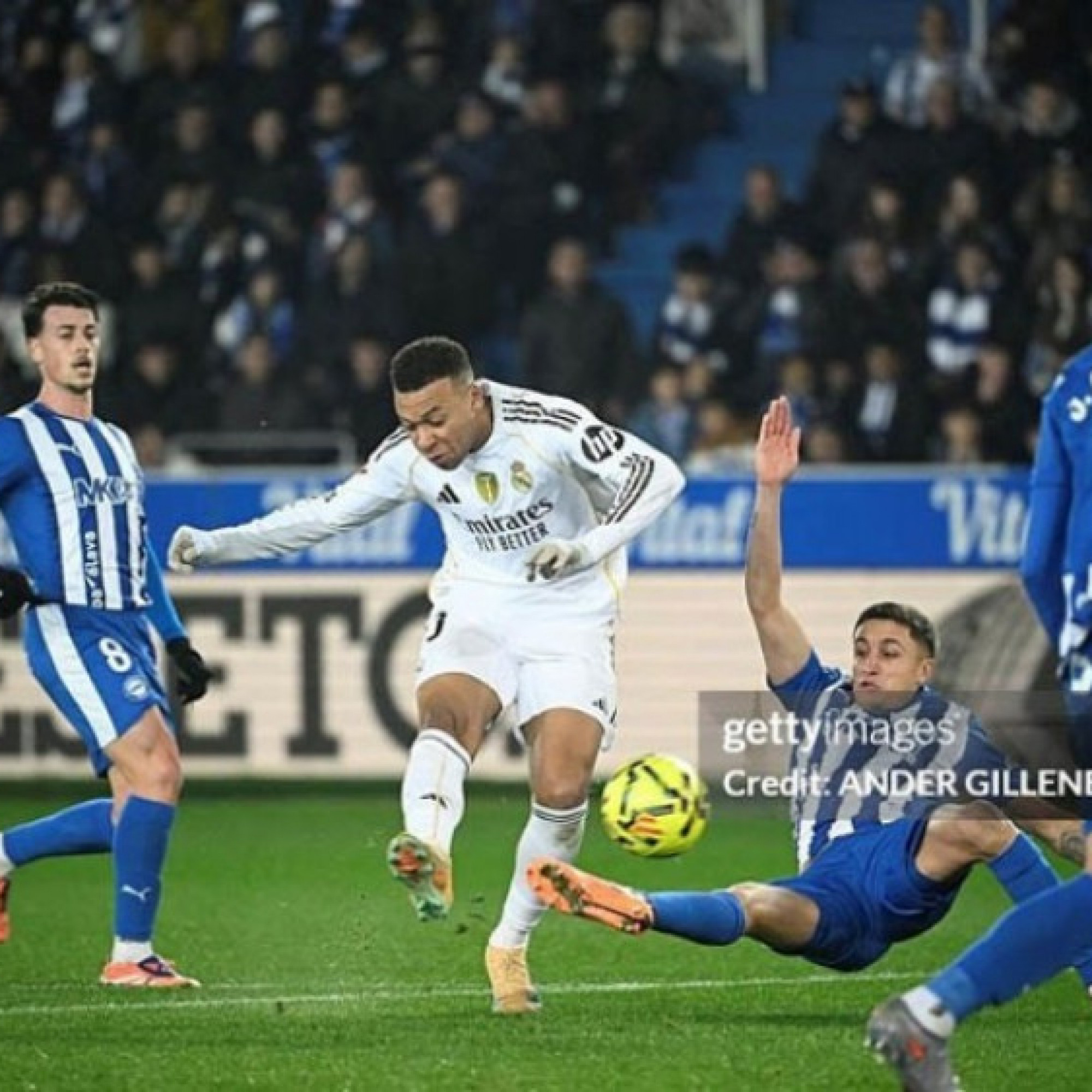  - Video bóng đá Alaves - Real Madrid: Mbappe khai thông thế bế tắc (La Liga)