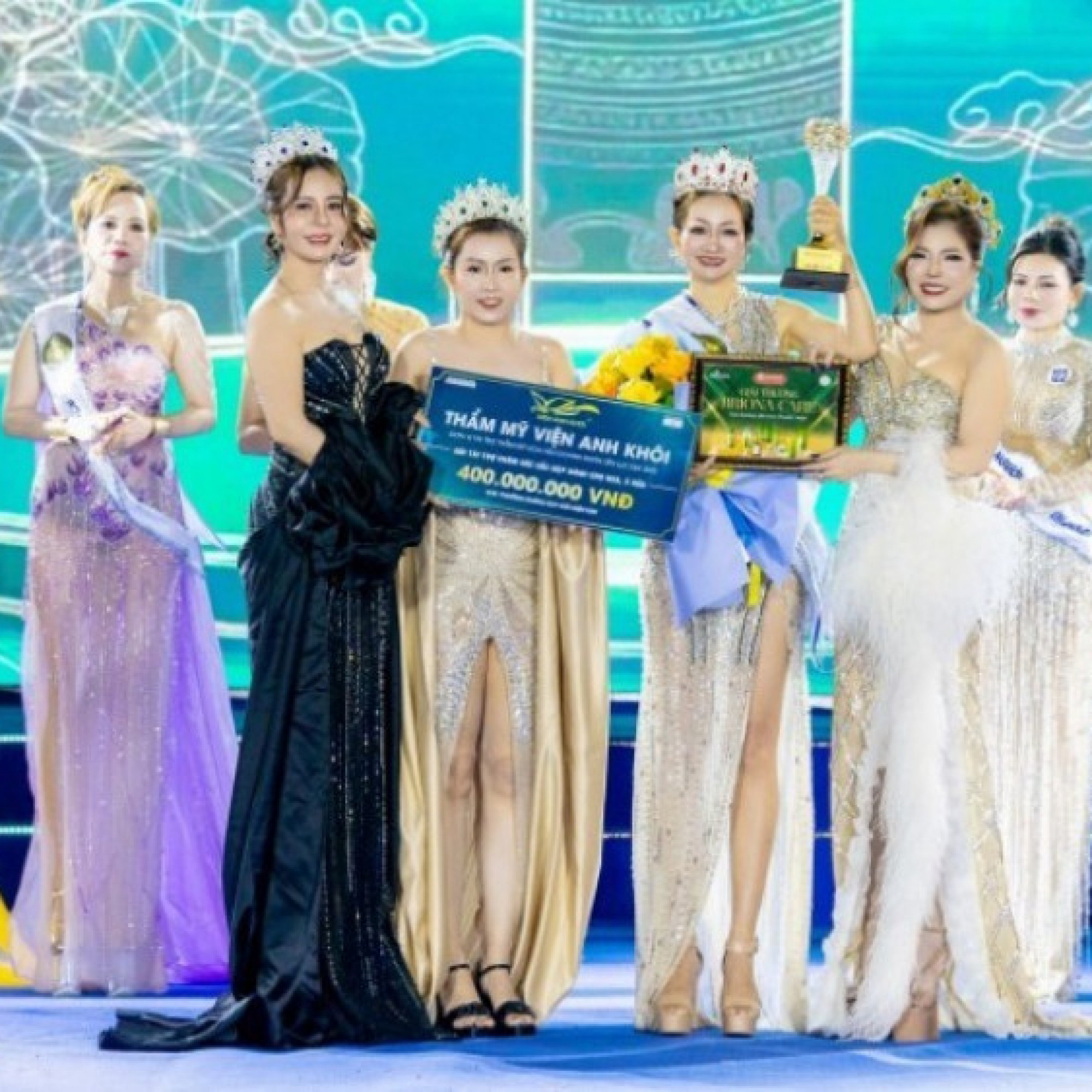 Với trí tuệ và bản lĩnh, thí sinh Trần Thị Hoài Thu chính thức đăng quang Hoa hậu Trí tuệ 2025