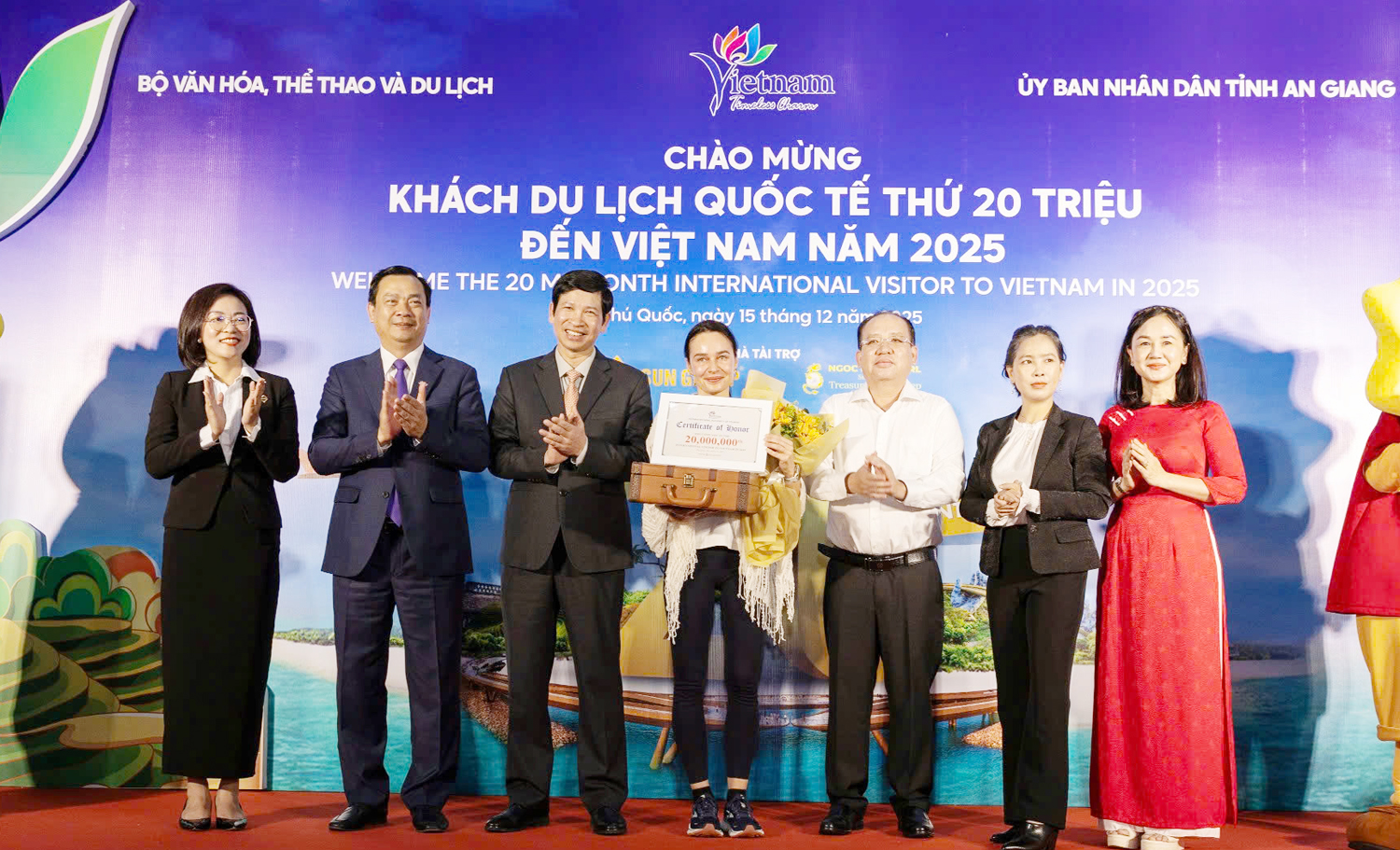 Hôm nay, Du lịch Việt Nam ghi dấu mốc lịch sử tăng trưởng chưa từng có - 5