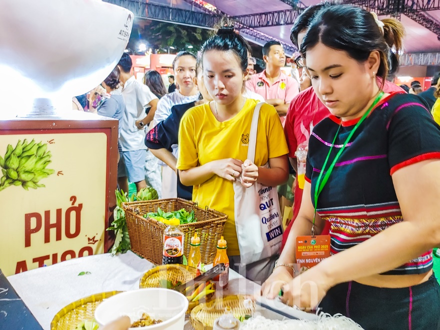 Hấp dẫn hương vị phở: Chuyến du hành ẩm thực từ núi rừng về phố thị - 3