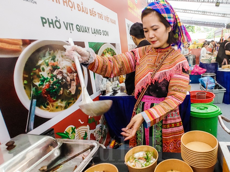 Hấp dẫn hương vị phở: Chuyến du hành ẩm thực từ núi rừng về phố thị - 7