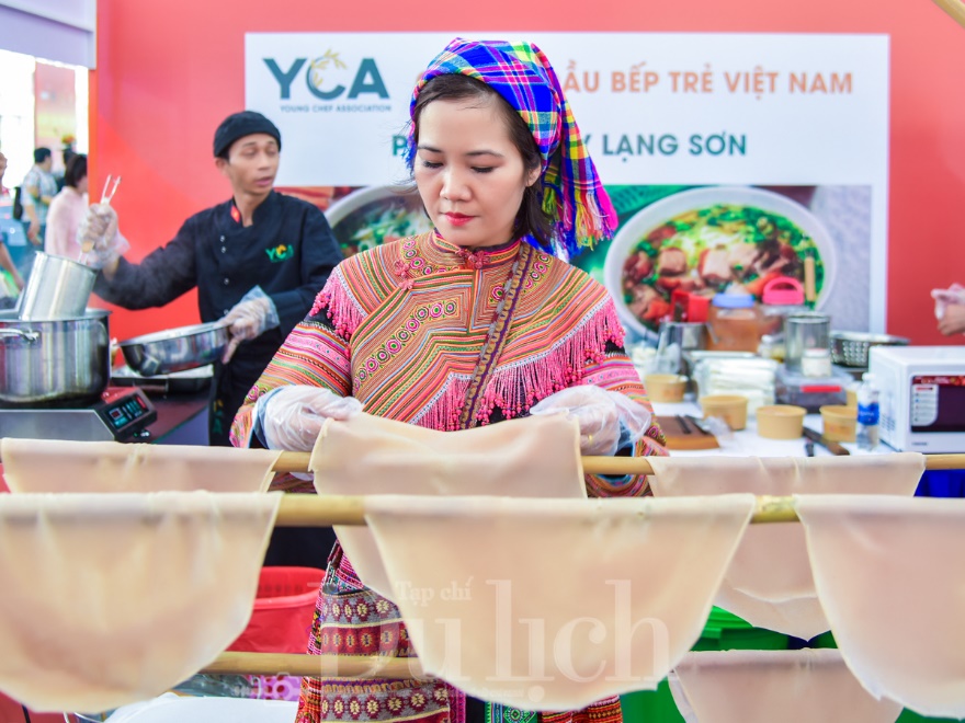 Hấp dẫn hương vị phở: Chuyến du hành ẩm thực từ núi rừng về phố thị - 16