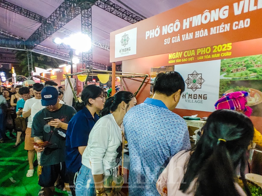 Hấp dẫn hương vị phở: Chuyến du hành ẩm thực từ núi rừng về phố thị - 15