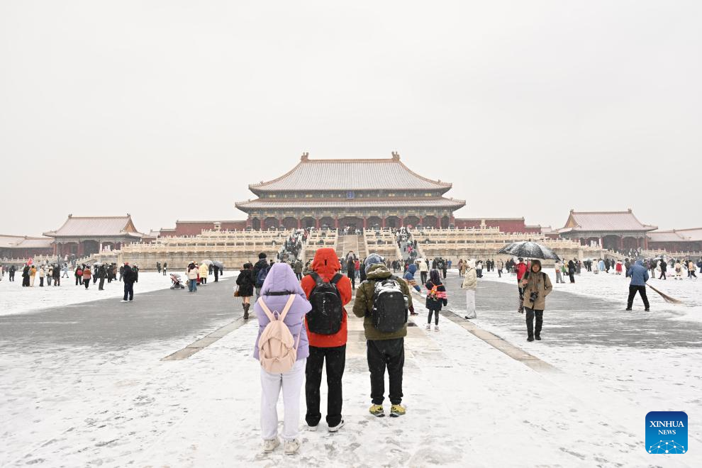 Giới trẻ đua nhau mặc đồ cổ trang chụp tuyết rơi tuyệt đẹp ở Trung Quốc - 6