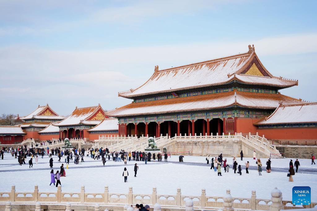 Giới trẻ đua nhau mặc đồ cổ trang chụp tuyết rơi tuyệt đẹp ở Trung Quốc - 8