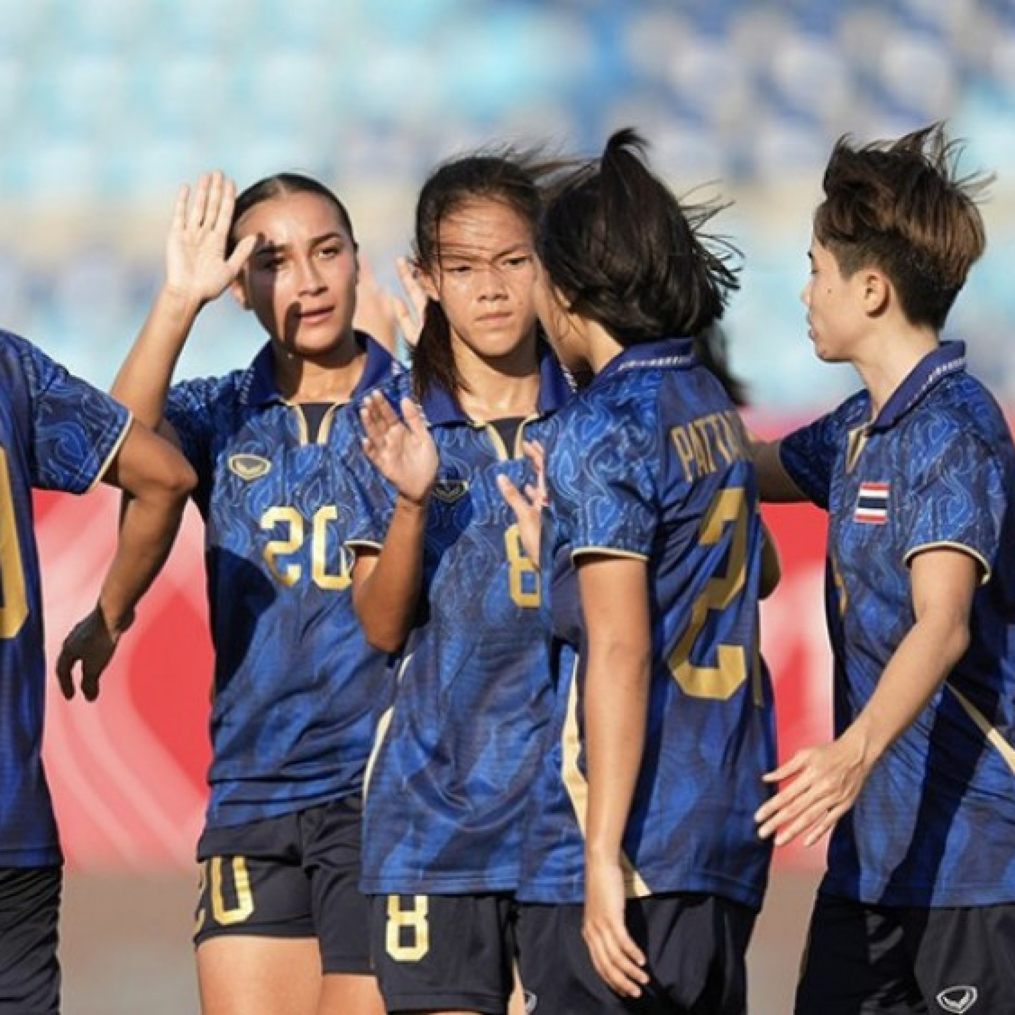  - Video bóng đá ĐT nữ Thái Lan - Indonesia: May mắn & sai lầm, HCĐ danh dự (SEA Games)