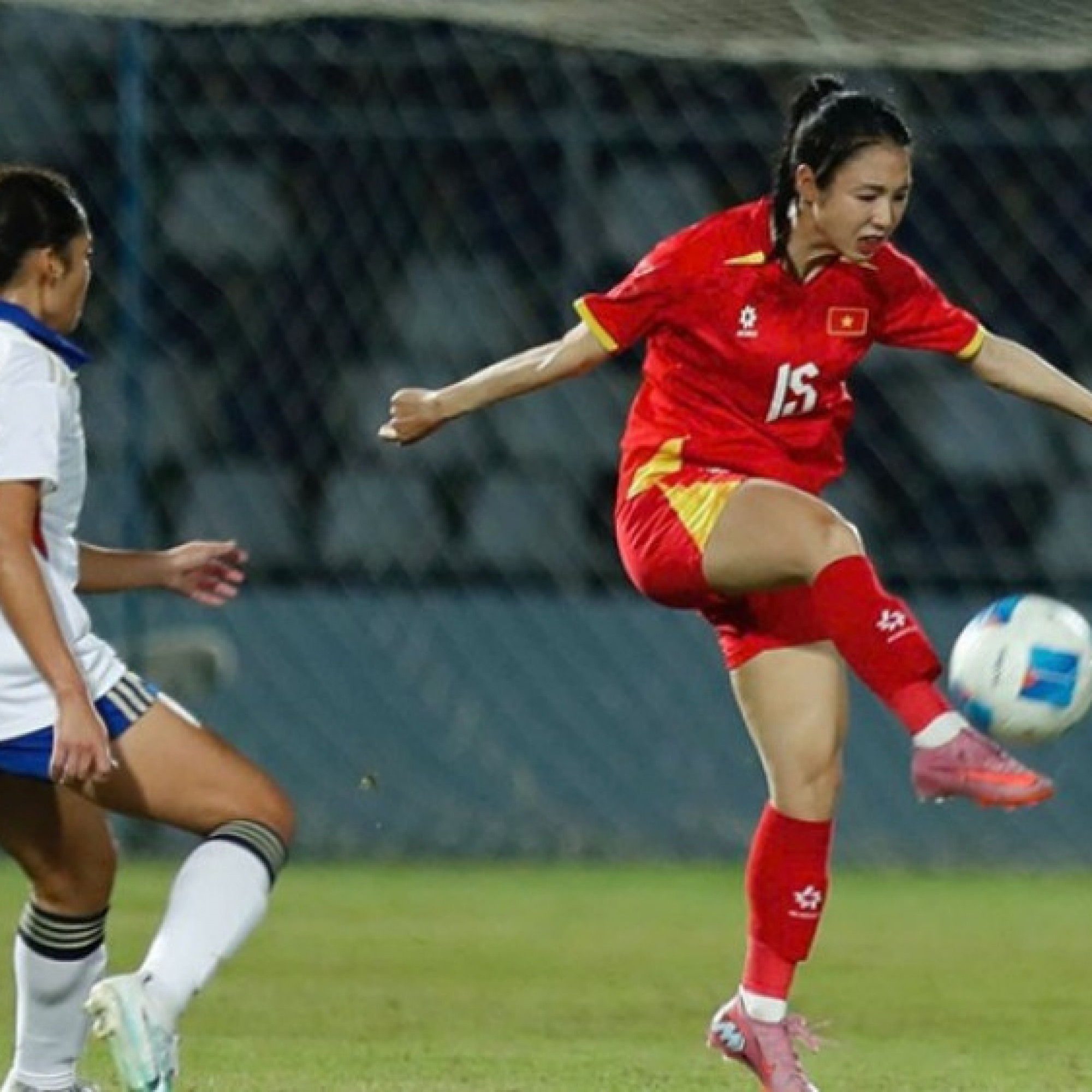  - Video bóng đá ĐT nữ Việt Nam - Philippines: Trọng tài xử ép, luân lưu nghiệt ngã (CK SEA Games)