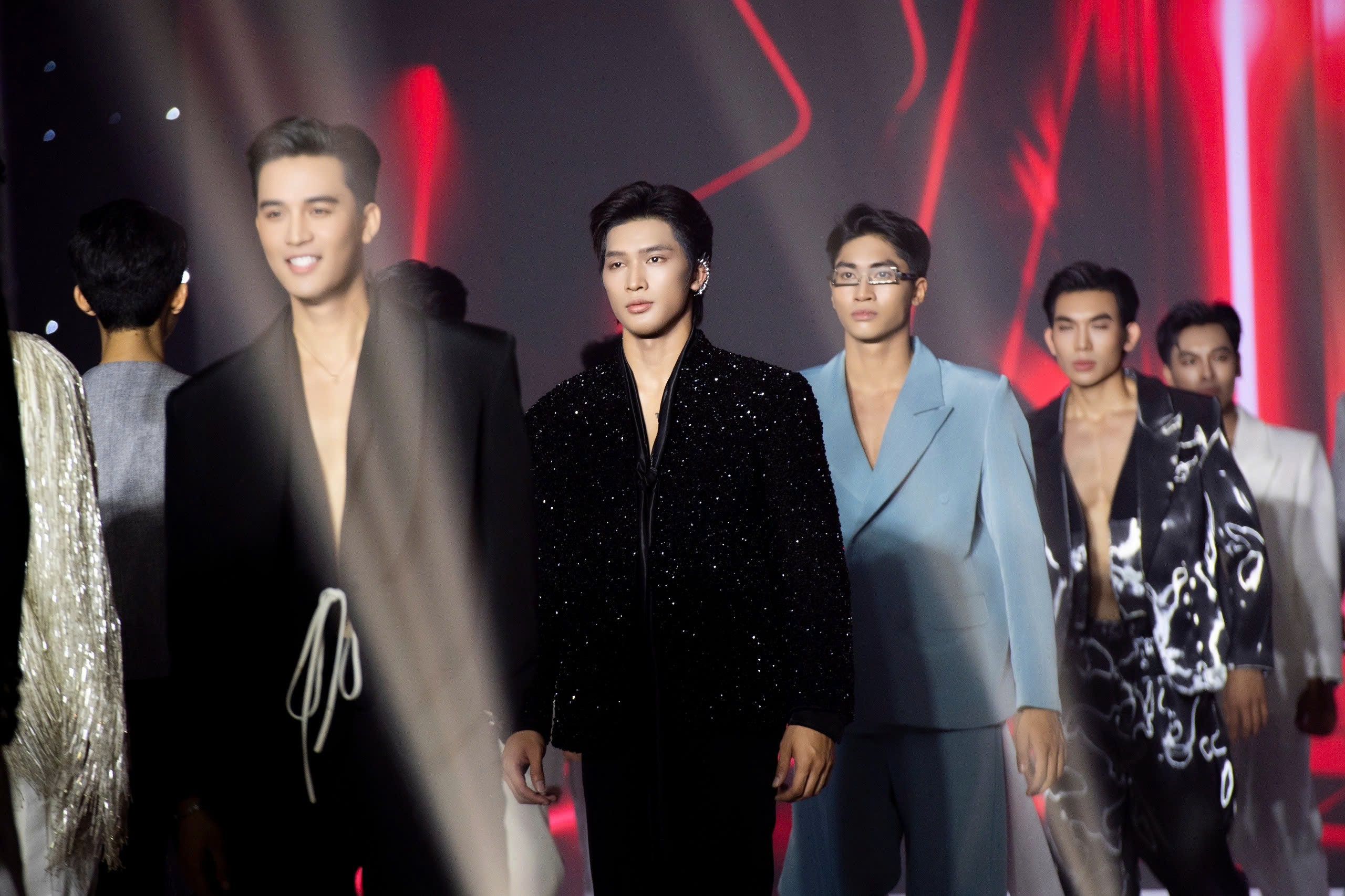 Trần Tiến Dũng đăng quang Nam vương Manhunt Vietnam 2025 - 5