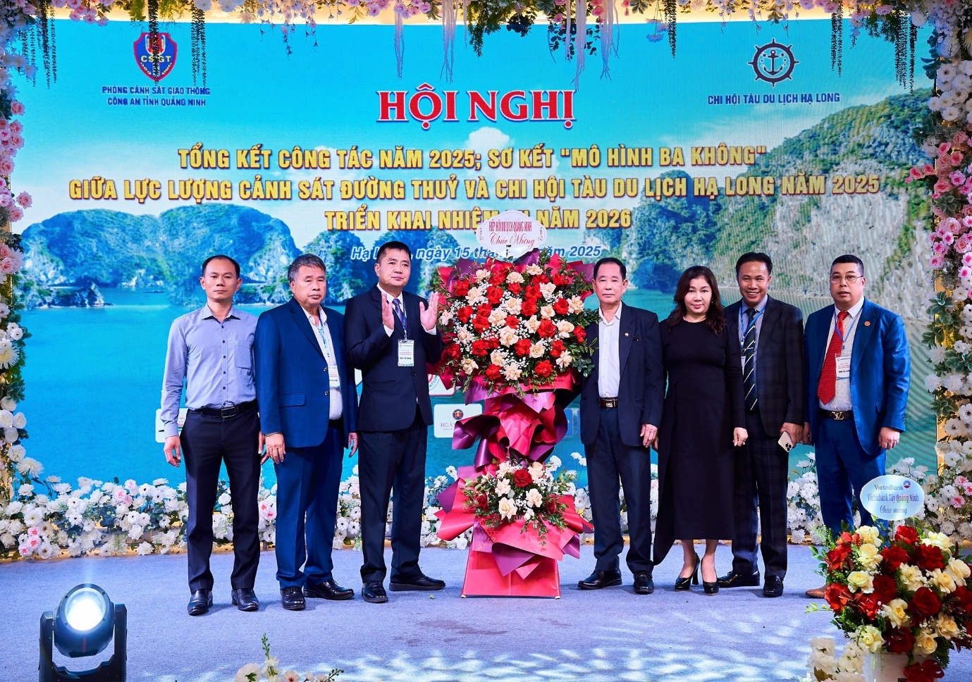 Chi hội Tàu du lịch Hạ Long nâng cao chất lượng phục vụ du khách - 1