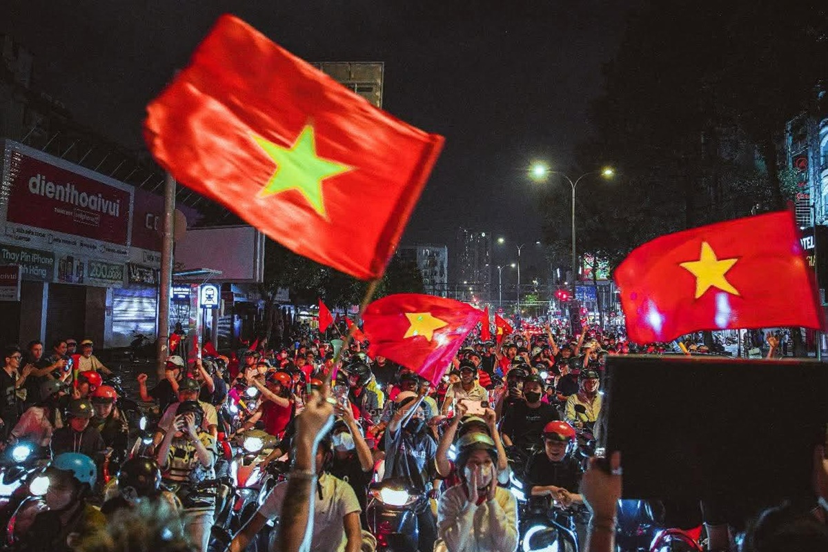 Người dân TP.HCM xuống phố mừng U.22 Việt Nam vô địch SEA Games 33 - 7